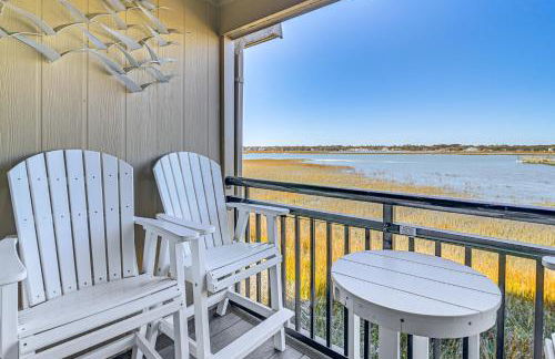 Waterfront Gem with Balcony in Garden City - Foto 16