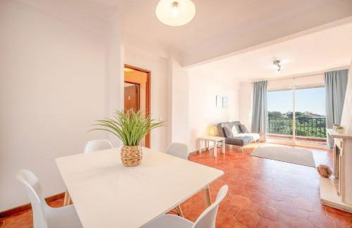 GuestReady - Charming stay with a terrace - Foto 12