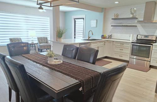 Spacious Upadated 2 King Beds Pets Welcome With Large Private and Fenced Yard Minutes to Beaches - Foto 3