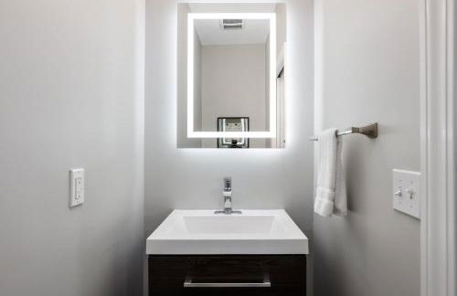 The Lumber Baron's Mansion: 2 King Suites, 2.5BA + Gym - Foto 19