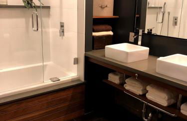 Beautiful Cottage, hot tub, in great neighborhood - Foto 5