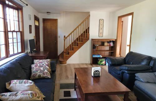 East Granby with AC and WiFi 3 minute to Bradley - Foto 6