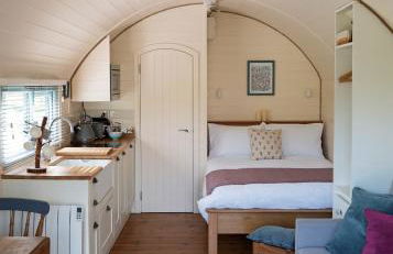 Orchard Farm Luxury Glamping and Campsite - Photo 3