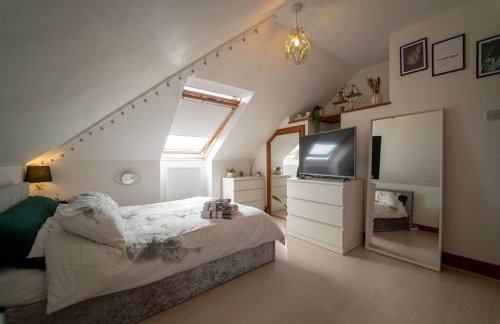 Stunning Central Villa by Golf Course & Beach - Foto 14