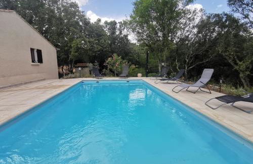 Villa avec piscine sur terrain clôt - Photo 15