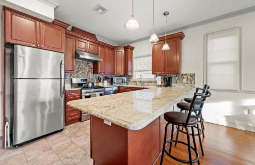 HUGE Cozy Jersey City Oasis with Double Balcony - 20 mins to NYC - Foto 12