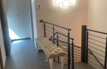 JOIVY Exclusive 2-Bedroom Villa with Private Garden - 5 minutes from the Colosseum - Photo 40