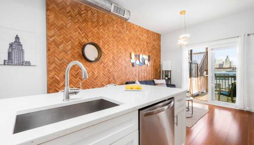 Jennifer's Chic 2nd Floor Apt Private Deck w Views - Foto 5