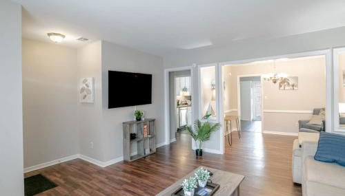 Enchanting Forestwood Retreat - Foto 3