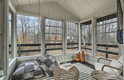 Modern Hideaway with Deck and State Forest Access - Foto 39