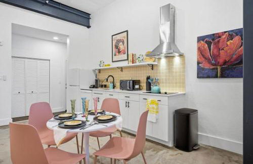 The Ella Stylish King Studio in LaVilla Pool - Photo 19