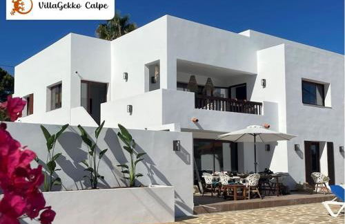 Off-grid Luxury Villa with Tikibar by the pool. - Photo 21