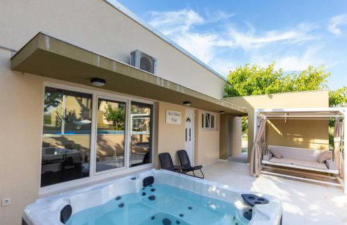 Villa Field Hill with Swimming Pool and Tennis Court - Foto 15