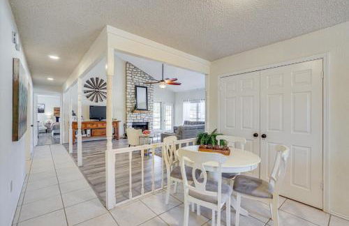 Hill Country Escape Family Home with Outdoor Oasis - Foto 14