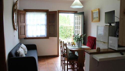 Cottage in Santa Comba with Pool - Photo 3