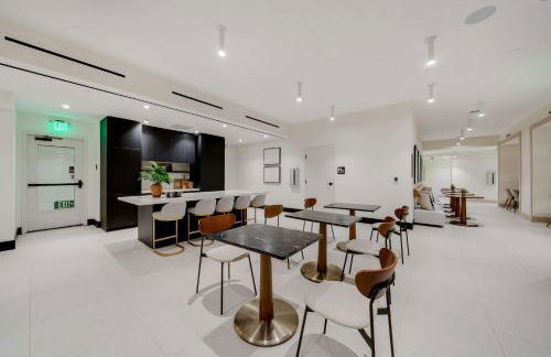 Sleek Escape-Resort-Style Stay with Pool Spa & more - Foto 34