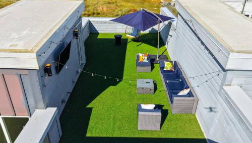 Modern 4-Story 3-BR Townhome with Rooftop Lounge - Foto 2