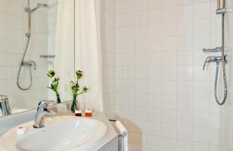 Sejours & Affaires Orléans Jeanne d'Arc - Foto 8