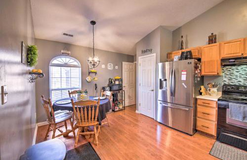 Family Home with Yard about 15 Mi to Downtown! - Foto 8