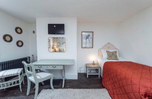 Heron Stays Bath- Boutique Period Group Properties, Parking for 4 Cars, Just 3 Miles to Bath Central, Sleeps 14 - Photo 35