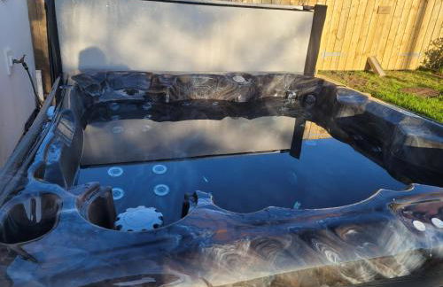 Hot Tub Cottage in Stewarton, Ayrshire - Foto 2