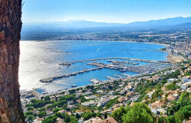 Beautiful Apartment With View - Photo 47