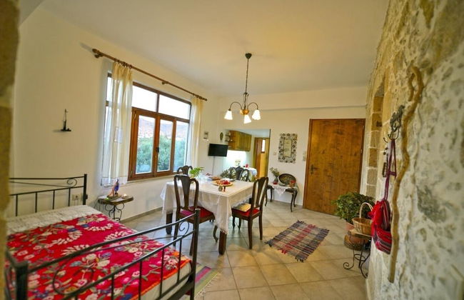 Picturesque Traditional Stone House - Foto 9