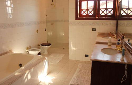 Aconchegante casa na Granja Viana - Foto 62