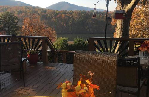 Lake Escape to an Elegant 4 Br Home - Foto 40