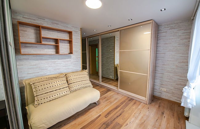 Apartment on Leonova 21A - Photo 1