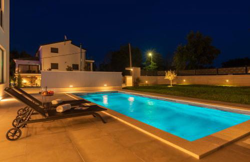 Modern 300m2 Villa - King Beds & Leisure Zone - Foto 67
