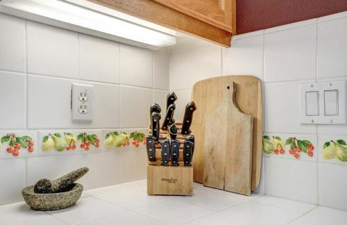 Wine Country Retreat with Hot Tub & Mini Golf - Foto 24