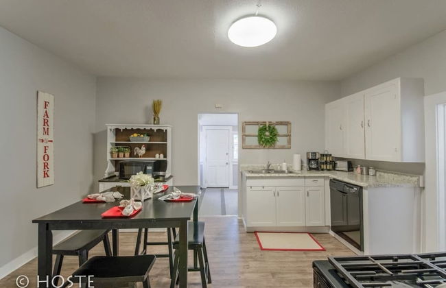 3BR Of Downtown King Bed, Dining, Has It All! - Foto 14