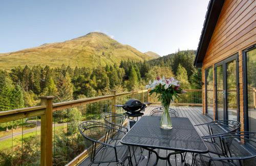 Stunning 5 star lodge with loch and mountain views - Foto 1