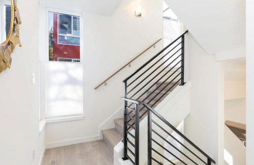 2BR 2BA Capitol Hill Cozy Haven- Rooftop - Foto 21