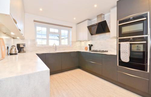 Dassia-Rural Bungalow, Dog Friendly with Hot Tub Near Gurnard - Foto 16