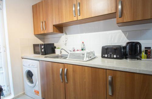 Close to City Centre 3-Bed Townhouse, Sleeps 7, Free Parking, Great Transport Links - Foto 15
