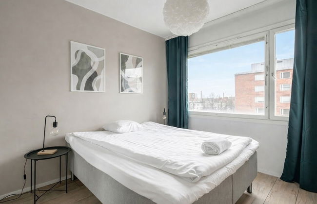 1BR Apt and Balcony next to Railway Station - Foto 5