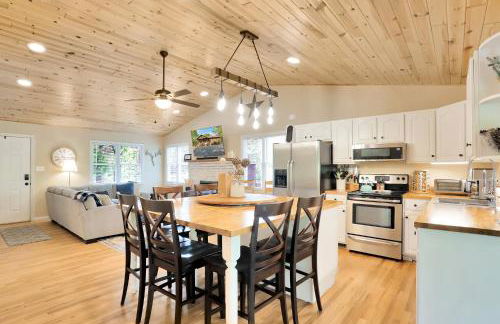 Lazy Basye Shenandoah Cabin with Hot Tub, Sleeps 10 - Foto 26