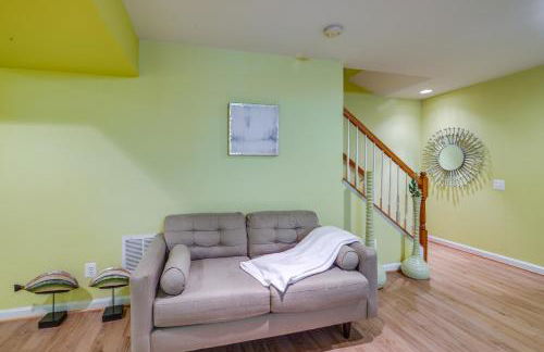 20 Mi to Downtown DC Pet-Friendly Lorton Apt! - Foto 2