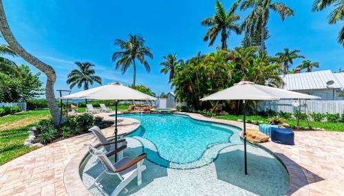 Crooked Coconut: Resort Pool & Spa, Dock - Foto 2