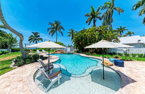 Crooked Coconut: Resort Pool & Spa, Dock - Foto 2