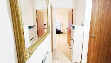Modern 1 Bedroom Ensuite Huge Open Plan Living with Balcony 2 Bathroom - Foto 2