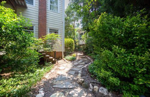 Sunny efficiency in historic home - Foto 59