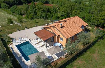 Villa Pendolina with pool and grill in Umag - Foto 1