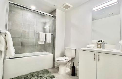 Designer 1 Bedroom Condo in Silver Lake - Photo 21