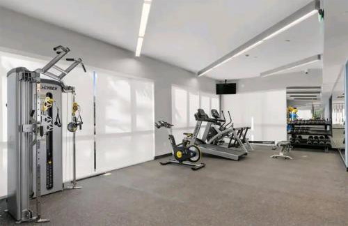 Lux property great for 1 to 8 Guests-family trip ,5Beds 2Rooms Staycation with Gym and EV, proximity to Downtown and Beaches - Foto 71