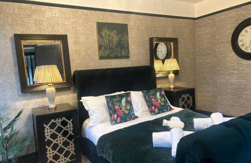 Park View is a beautiful whole entire house close to town centre, sleeps 8 in 4 rooms, 2 doubles and 4 single beds with 2 shower rooms, available for holidays, insurance stays, trades people, contractors, pets welcome - Foto 15