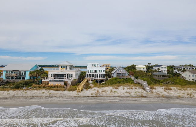 Ocean's Eye by Avantstay Beach Front Home w/ Roof Top, Pool & Putting Green! - Foto 50