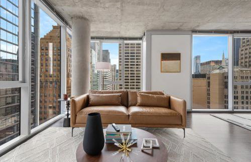 Linea Luxury Living with Indoor Pool and Rooftop Views in The Loop - Photo 45